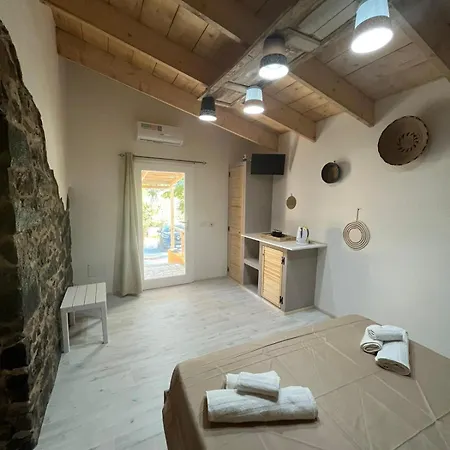 Πανσιόν Salaju *