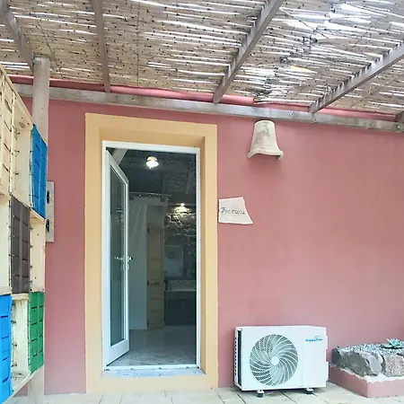 Salaju 招待所 4*